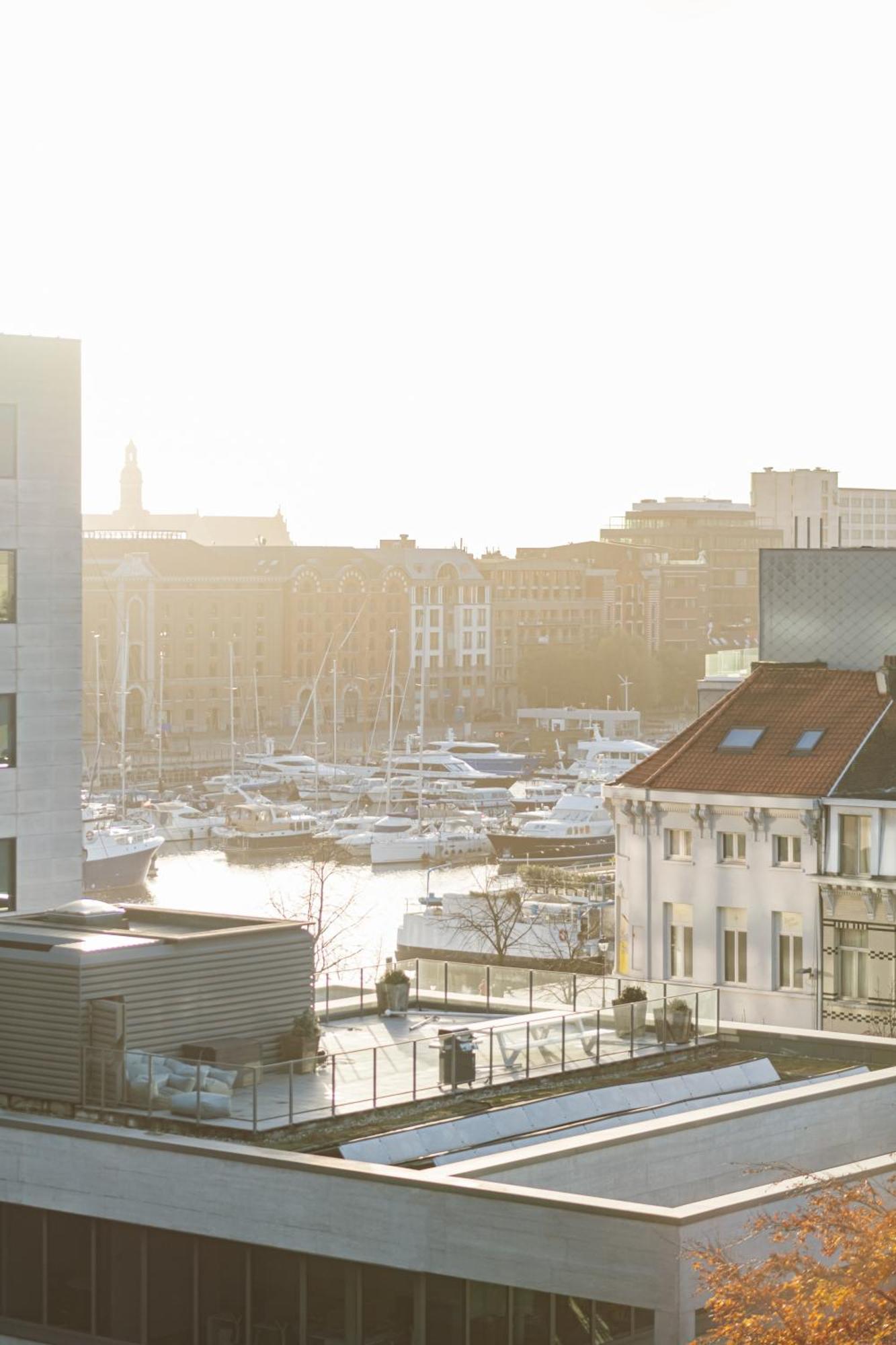 App Met Uitzicht Op 'T Mas En Ondergrondse Parking Apartment Antwerp Exterior photo